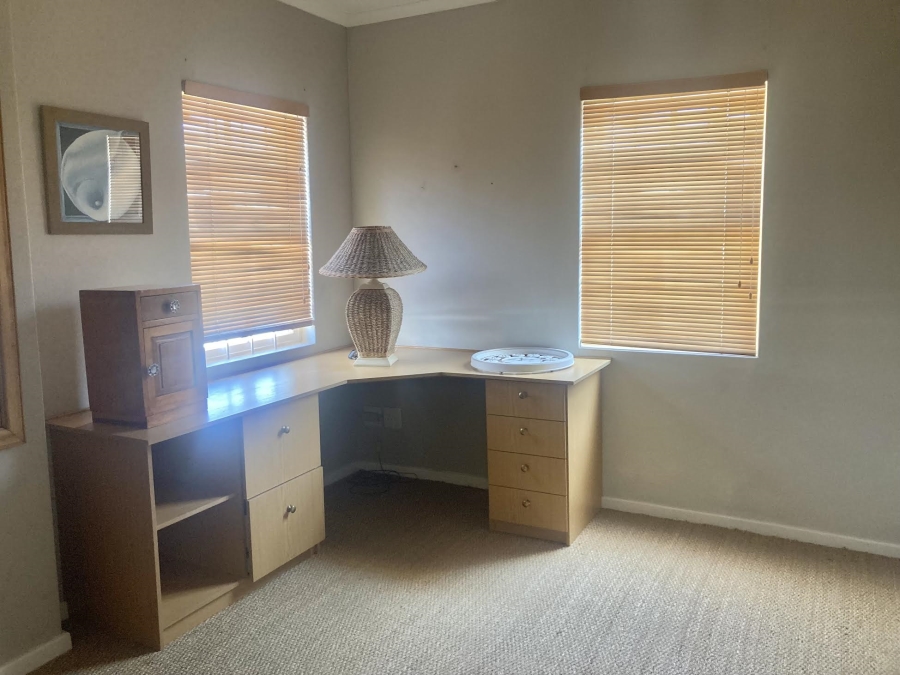 To Let 3 Bedroom Property for Rent in Kenilworth Upper Western Cape